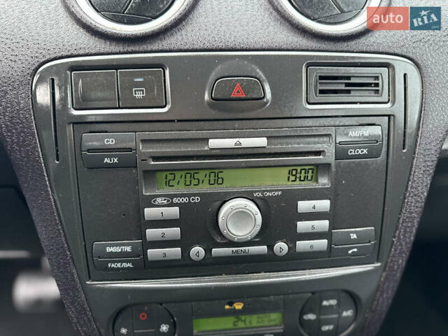 Форд Фьюжен 2006 у Чернігові на Automoto.ua Синій Форд Фьюжен, об'ємом двигуна 1.6 л та пробігом 18 тис. км за 6500 $, фото 17 на Automoto.ua