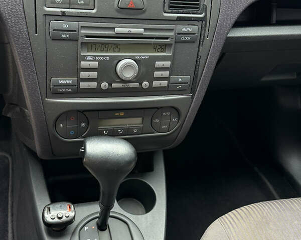 Синій Форд Фьюжен, об'ємом двигуна 1.6 л та пробігом 210 тис. км за 4800 $, фото 11 на Automoto.ua