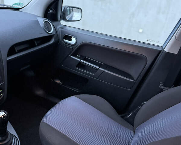 Синій Форд Фьюжен, об'ємом двигуна 1.4 л та пробігом 195 тис. км за 4750 $, фото 111 на Automoto.ua