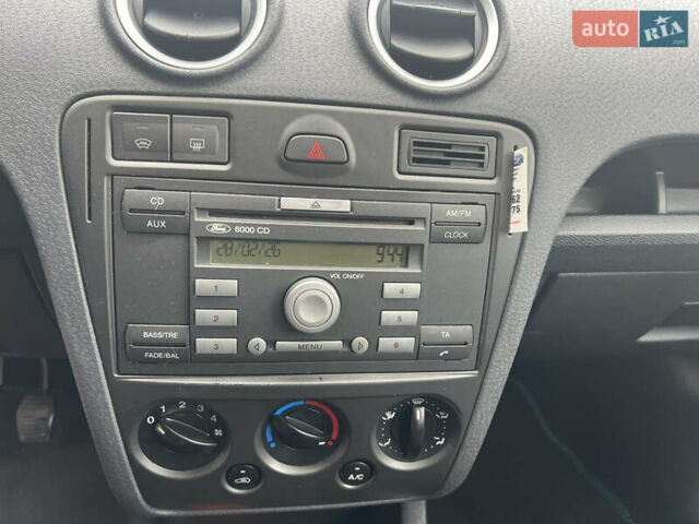 Синій Форд Фьюжен, об'ємом двигуна 1.4 л та пробігом 256 тис. км за 4850 $, фото 15 на Automoto.ua