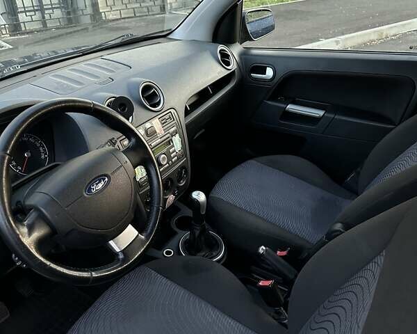 Синий Форд Фьюжн, объемом двигателя 1.6 л и пробегом 314 тыс. км за 5400 $, фото 12 на Automoto.ua