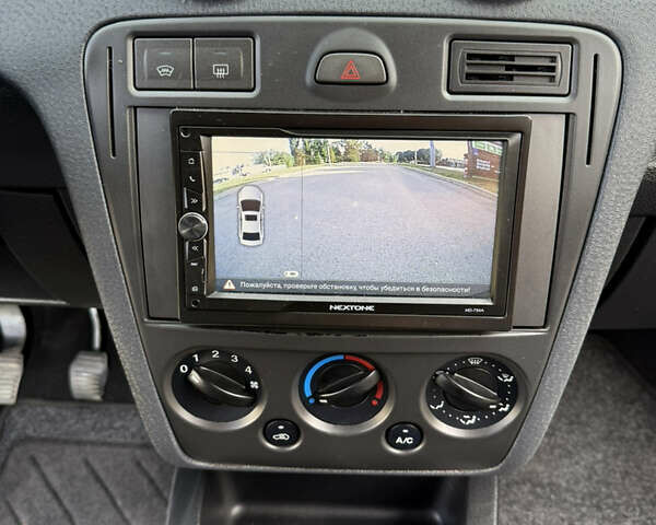 Синій Форд Фьюжен, об'ємом двигуна 1.39 л та пробігом 233 тис. км за 4650 $, фото 22 на Automoto.ua