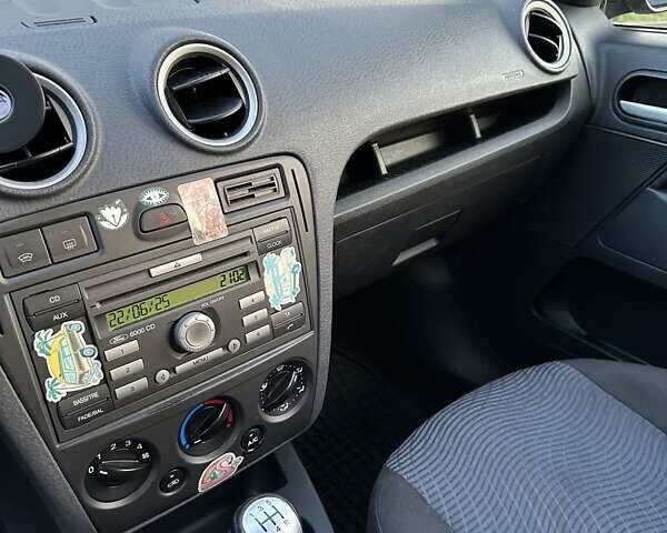 Синий Форд Фьюжн, объемом двигателя 1.6 л и пробегом 314 тыс. км за 5400 $, фото 15 на Automoto.ua