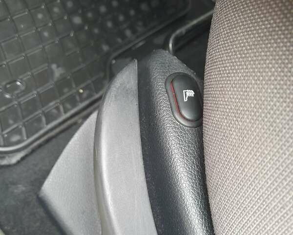 Синий Форд Фьюжн, объемом двигателя 1.4 л и пробегом 173 тыс. км за 3999 $, фото 11 на Automoto.ua