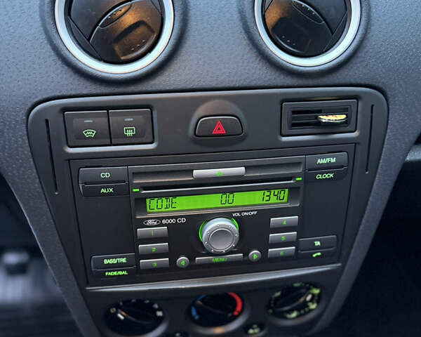 Синій Форд Фьюжен, об'ємом двигуна 1.4 л та пробігом 195 тис. км за 4750 $, фото 122 на Automoto.ua