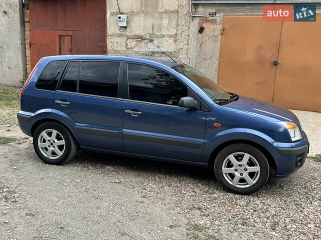 Синій Форд Фьюжен, об'ємом двигуна 1.6 л та пробігом 210 тис. км за 4800 $, фото 4 на Automoto.ua