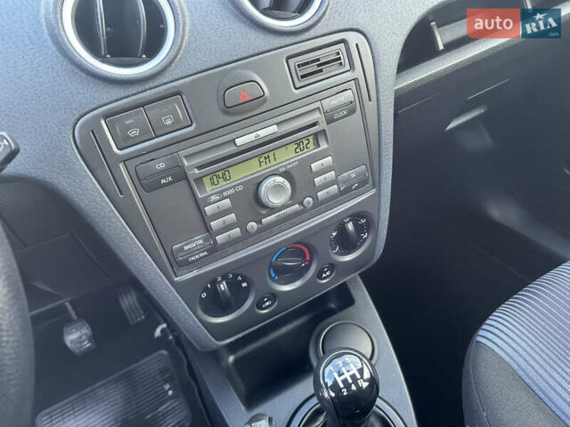 Синій Форд Фьюжен, об'ємом двигуна 1.4 л та пробігом 173 тис. км за 3999 $, фото 28 на Automoto.ua
