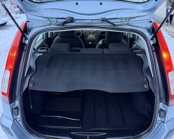 Синій Форд Фьюжен, об'ємом двигуна 1.4 л та пробігом 195 тис. км за 4750 $, фото 130 на Automoto.ua