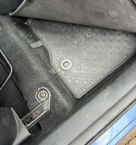 Синий Форд Фьюжн, объемом двигателя 1.6 л и пробегом 147 тыс. км за 5100 $, фото 9 на Automoto.ua