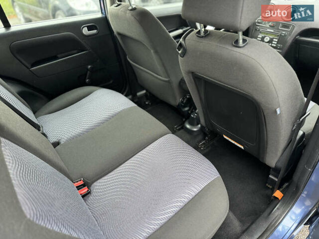 Форд Фьюжен 2006 у Чернігові на Automoto.ua Синій Форд Фьюжен, об'ємом двигуна 1.6 л та пробігом 18 тис. км за 6500 $, фото 9 на Automoto.ua