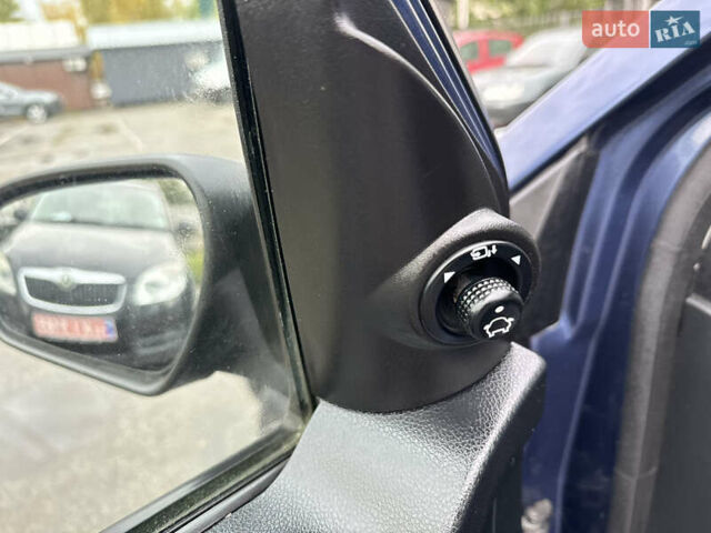 Форд Фьюжен 2006 у Чернігові на Automoto.ua Синій Форд Фьюжен, об'ємом двигуна 1.6 л та пробігом 18 тис. км за 6500 $, фото 22 на Automoto.ua