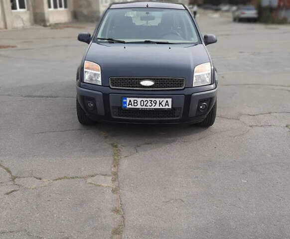 Синій Форд Фьюжен, об'ємом двигуна 1.39 л та пробігом 175 тис. км за 3950 $, фото 4 на Automoto.ua