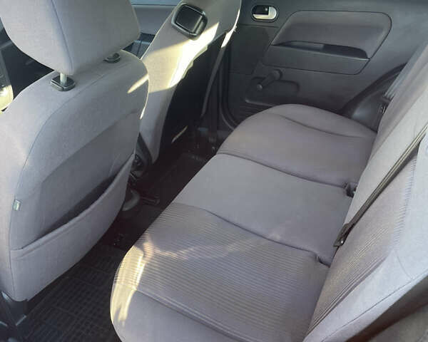 Синий Форд Фьюжн, объемом двигателя 1.4 л и пробегом 172 тыс. км за 3800 $, фото 6 на Automoto.ua