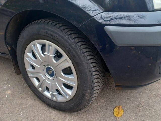 Синій Форд Фьюжен, об'ємом двигуна 1.4 л та пробігом 220 тис. км за 4000 $, фото 4 на Automoto.ua