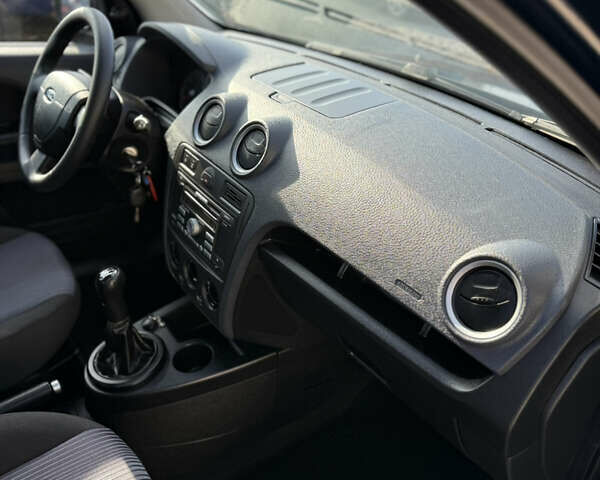 Синій Форд Фьюжен, об'ємом двигуна 1.4 л та пробігом 188 тис. км за 4900 $, фото 123 на Automoto.ua