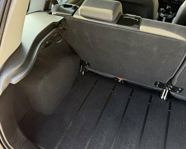 Синій Форд Фьюжен, об'ємом двигуна 1.4 л та пробігом 188 тис. км за 4900 $, фото 137 на Automoto.ua