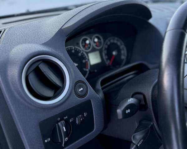 Синий Форд Фьюжн, объемом двигателя 1.4 л и пробегом 140 тыс. км за 5200 $, фото 7 на Automoto.ua