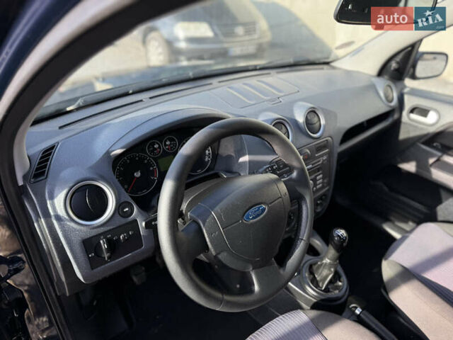 Синій Форд Фьюжен, об'ємом двигуна 1.4 л та пробігом 188 тис. км за 4900 $, фото 130 на Automoto.ua