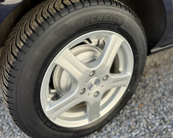 Синій Форд Фьюжен, об'ємом двигуна 1.4 л та пробігом 188 тис. км за 4900 $, фото 32 на Automoto.ua