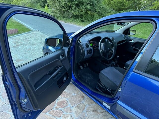 Синій Форд Фьюжен, об'ємом двигуна 1.4 л та пробігом 175 тис. км за 4500 $, фото 13 на Automoto.ua