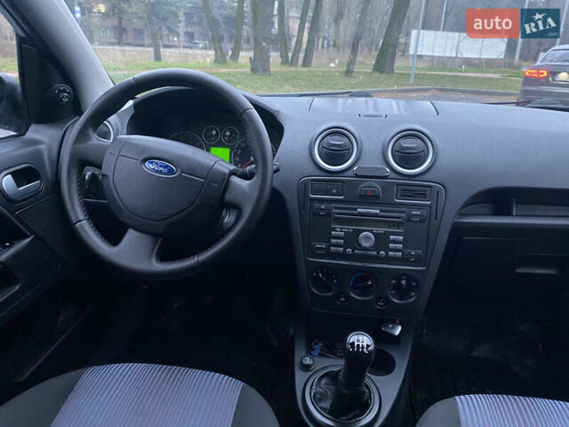 Синій Форд Фьюжен, об'ємом двигуна 1.4 л та пробігом 227 тис. км за 4500 $, фото 12 на Automoto.ua