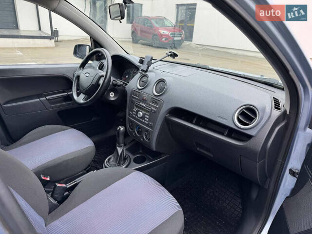 Синій Форд Фьюжен, об'ємом двигуна 1.6 л та пробігом 208 тис. км за 4200 $, фото 20 на Automoto.ua