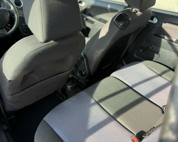 Синій Форд Фьюжен, об'ємом двигуна 1.4 л та пробігом 188 тис. км за 4900 $, фото 132 на Automoto.ua