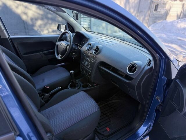 Синий Форд Фьюжн, объемом двигателя 1.4 л и пробегом 218 тыс. км за 4400 $, фото 14 на Automoto.ua