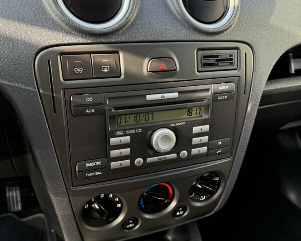 Синій Форд Фьюжен, об'ємом двигуна 1.4 л та пробігом 188 тис. км за 4900 $, фото 95 на Automoto.ua