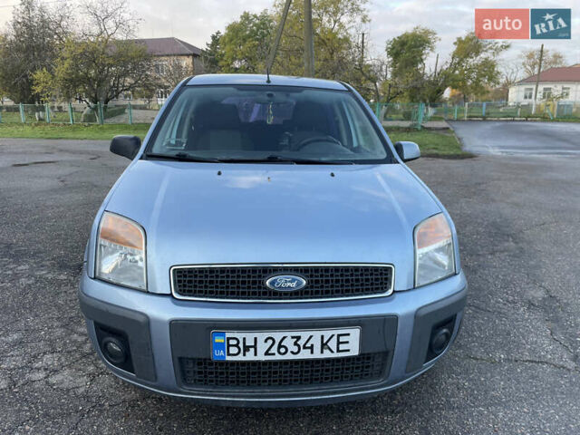 Синій Форд Фьюжен, об'ємом двигуна 1.6 л та пробігом 167 тис. км за 4200 $, фото 1 на Automoto.ua