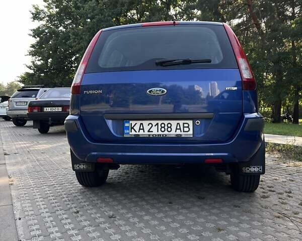 Синий Форд Фьюжн, объемом двигателя 1.4 л и пробегом 289 тыс. км за 4800 $, фото 20 на Automoto.ua