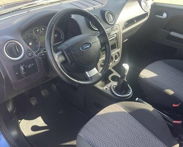 Форд Фьюжн 2007 в Ровно на Automoto.ua Синий Форд Фьюжн, объемом двигателя 1.4 л и пробегом 190 тыс. км за 5350 $, фото 6 на Automoto.ua