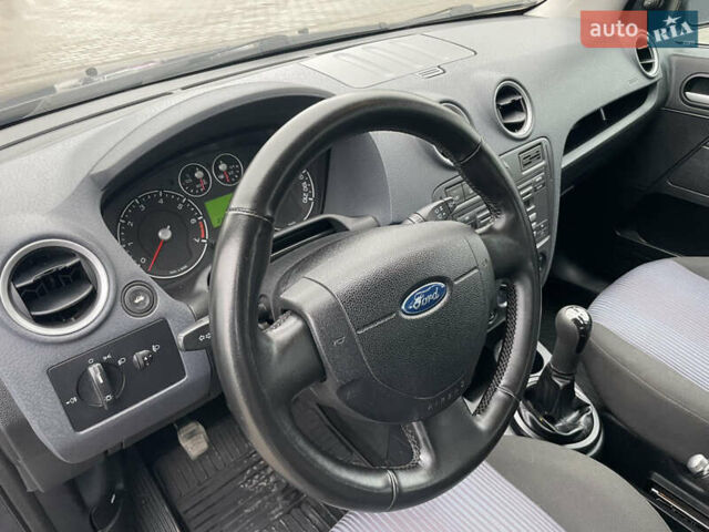 Синий Форд Фьюжн, объемом двигателя 1.4 л и пробегом 220 тыс. км за 4300 $, фото 21 на Automoto.ua