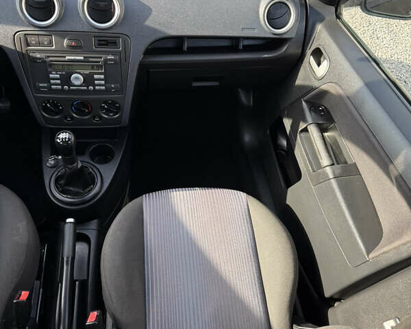 Синій Форд Фьюжен, об'ємом двигуна 1.4 л та пробігом 188 тис. км за 4900 $, фото 113 на Automoto.ua