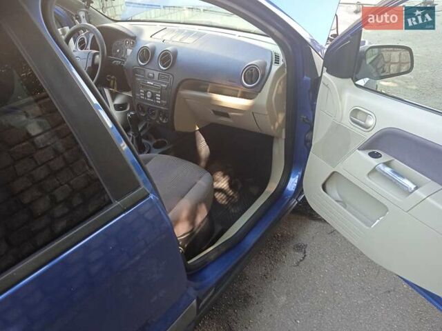 Синий Форд Фьюжн, объемом двигателя 1.4 л и пробегом 315 тыс. км за 3500 $, фото 6 на Automoto.ua