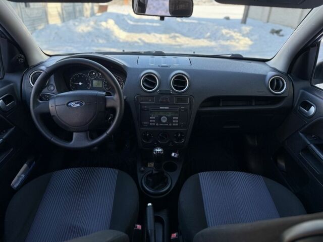 Синий Форд Фьюжн, объемом двигателя 1.4 л и пробегом 218 тыс. км за 4400 $, фото 11 на Automoto.ua