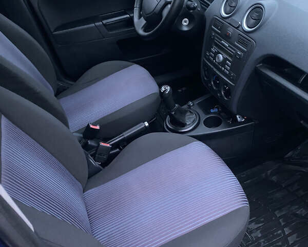 Синій Форд Фьюжен, об'ємом двигуна 1.4 л та пробігом 227 тис. км за 4500 $, фото 15 на Automoto.ua