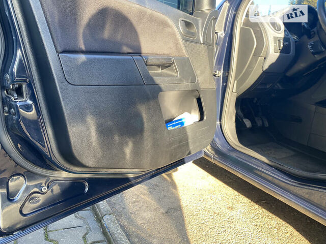 Синий Форд Фьюжн, объемом двигателя 1.4 л и пробегом 230 тыс. км за 4600 $, фото 6 на Automoto.ua