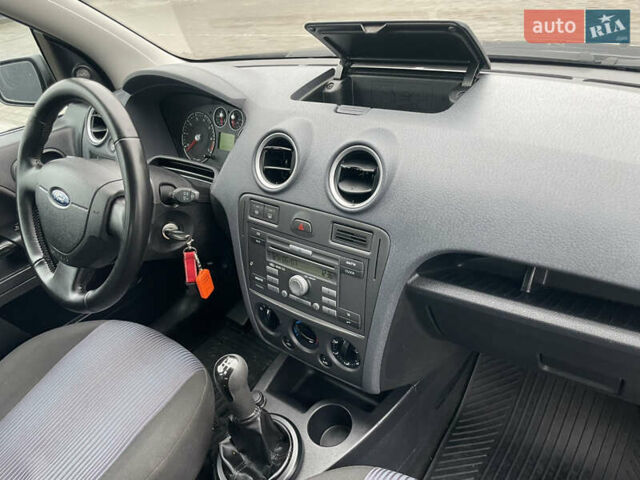 Синий Форд Фьюжн, объемом двигателя 1.4 л и пробегом 220 тыс. км за 4300 $, фото 22 на Automoto.ua