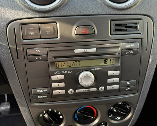 Синій Форд Фьюжен, об'ємом двигуна 1.4 л та пробігом 188 тис. км за 4900 $, фото 96 на Automoto.ua