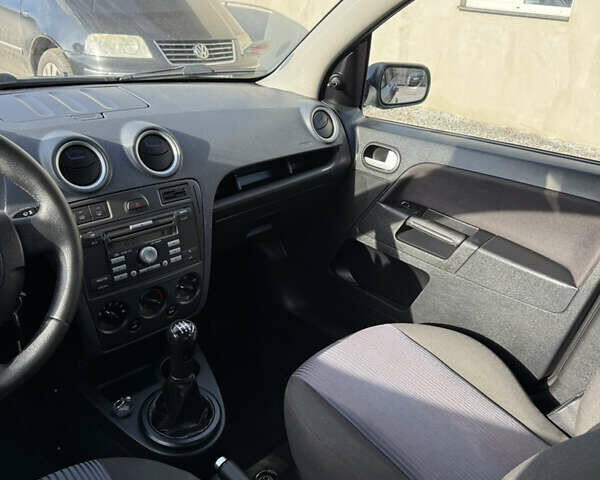 Синій Форд Фьюжен, об'ємом двигуна 1.4 л та пробігом 188 тис. км за 4900 $, фото 107 на Automoto.ua