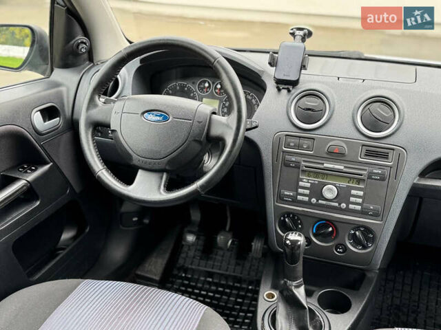 Синій Форд Фьюжен, об'ємом двигуна 1.6 л та пробігом 208 тис. км за 4200 $, фото 23 на Automoto.ua