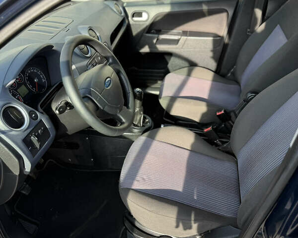 Синій Форд Фьюжен, об'ємом двигуна 1.4 л та пробігом 188 тис. км за 4900 $, фото 131 на Automoto.ua