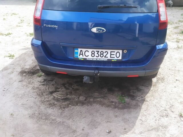 Синий Форд Фьюжн, объемом двигателя 1.4 л и пробегом 250 тыс. км за 3200 $, фото 3 на Automoto.ua