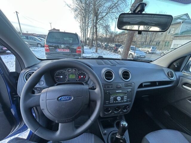 Синий Форд Фьюжн, объемом двигателя 1.4 л и пробегом 185 тыс. км за 4700 $, фото 12 на Automoto.ua