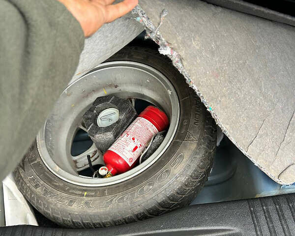 Форд Фьюжн 2008 в Киеве на Automoto.ua Синий Форд Фьюжн, объемом двигателя 1.6 л и пробегом 185 тыс. км за 5500 $, фото 12 на Automoto.ua