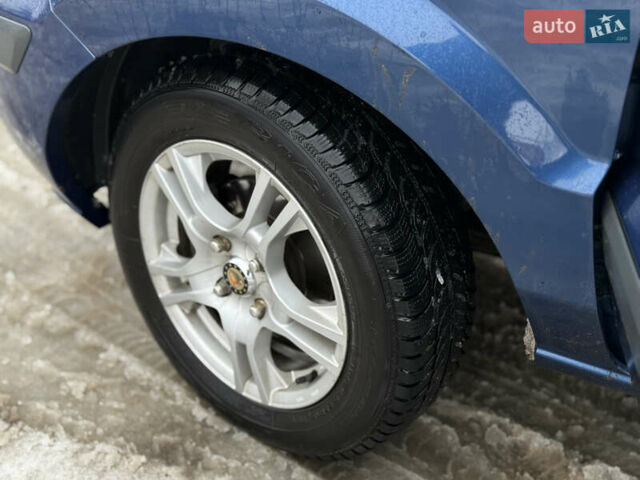 Синій Форд Фьюжен, об'ємом двигуна 1.4 л та пробігом 201 тис. км за 4350 $, фото 14 на Automoto.ua