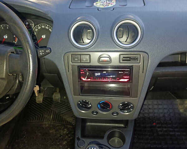 Синій Форд Фьюжен, об'ємом двигуна 1.6 л та пробігом 155 тис. км за 4900 $, фото 32 на Automoto.ua