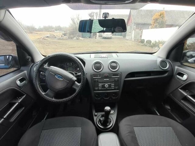 Синій Форд Фьюжен, об'ємом двигуна 1.4 л та пробігом 236 тис. км за 4300 $, фото 4 на Automoto.ua