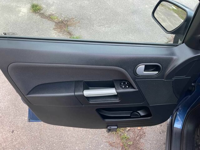 Синий Форд Фьюжн, объемом двигателя 1.6 л и пробегом 179 тыс. км за 5500 $, фото 21 на Automoto.ua